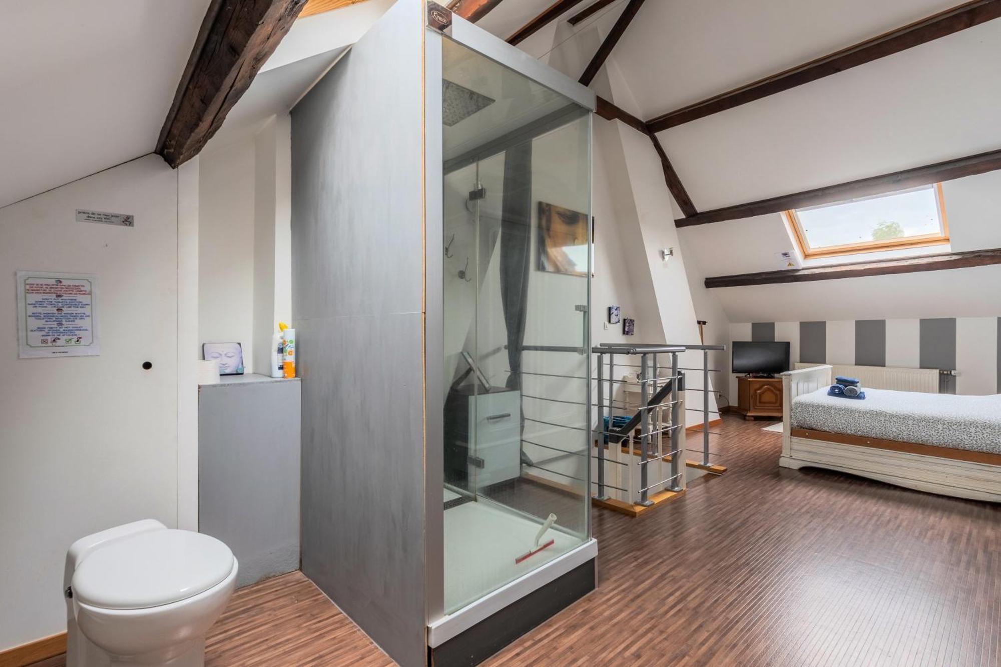 Отель Douai House Экстерьер фото