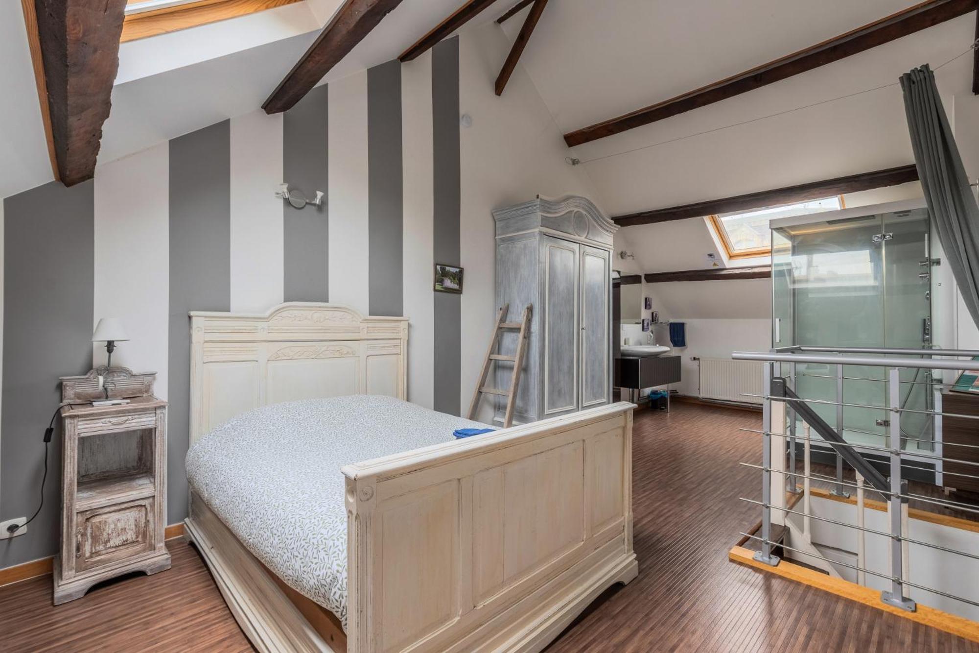 Отель Douai House Экстерьер фото