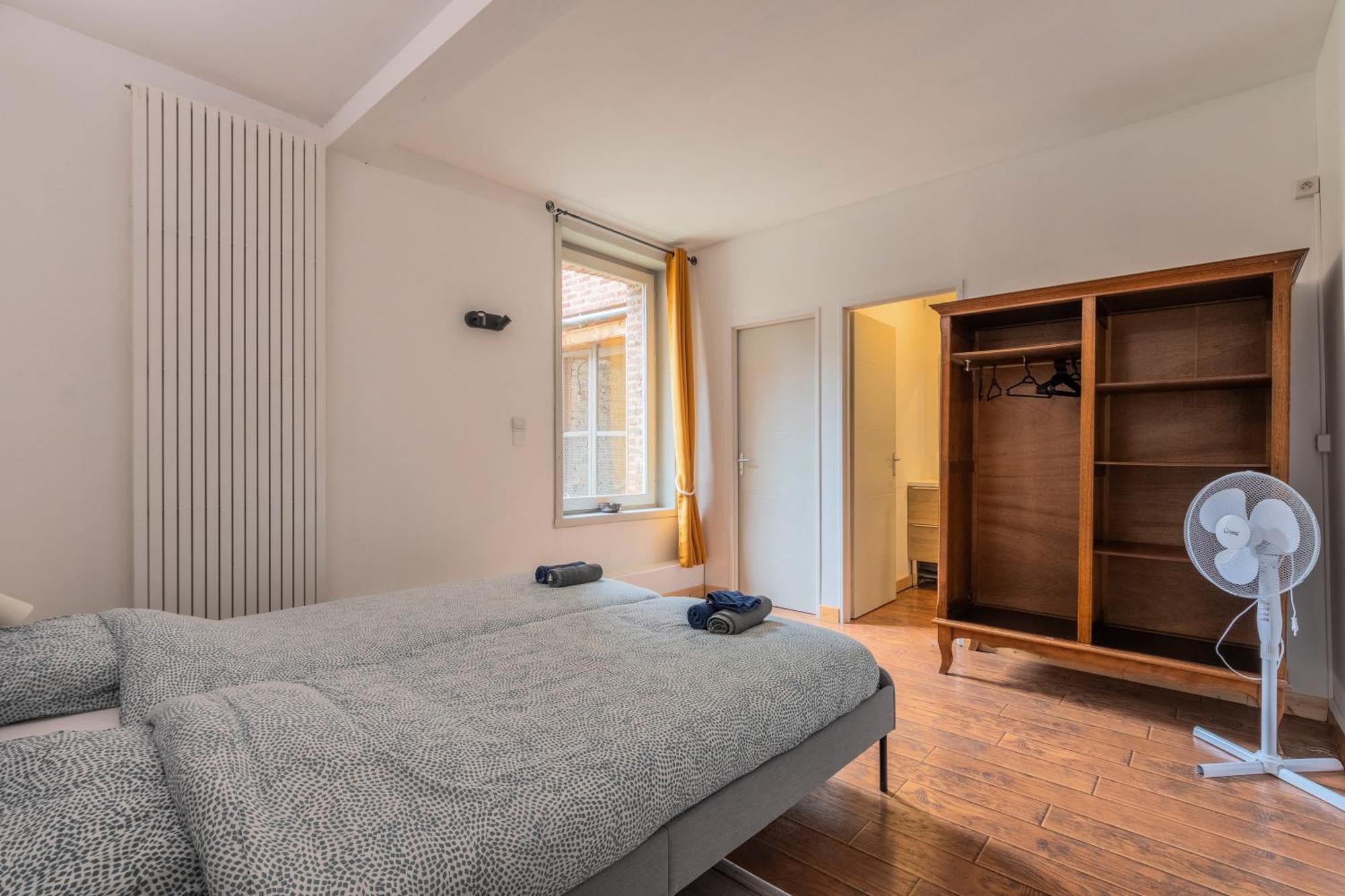Отель Douai House Экстерьер фото