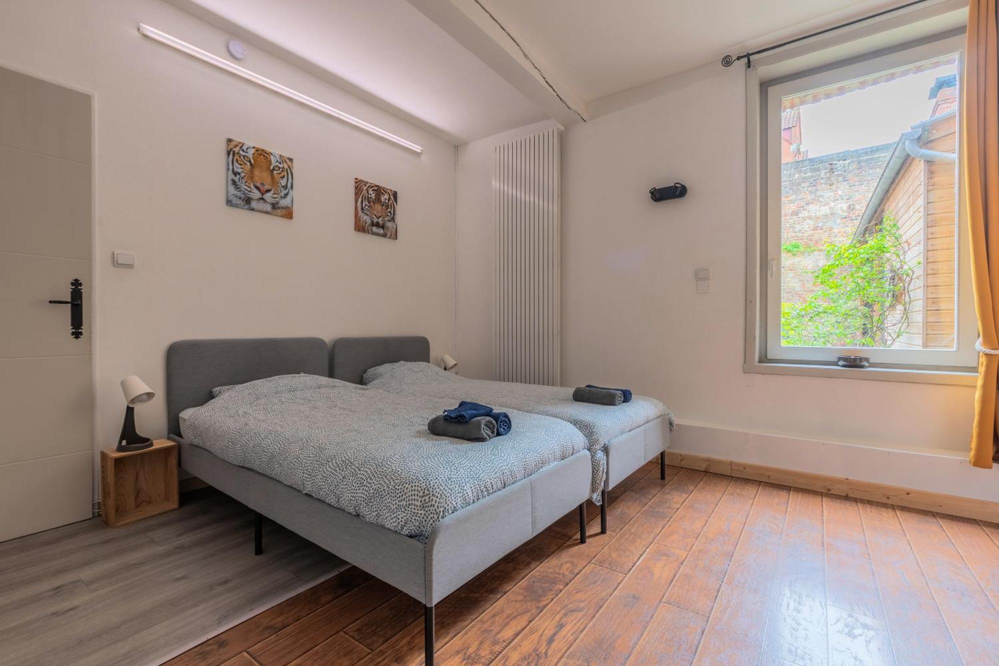 Отель Douai House Экстерьер фото