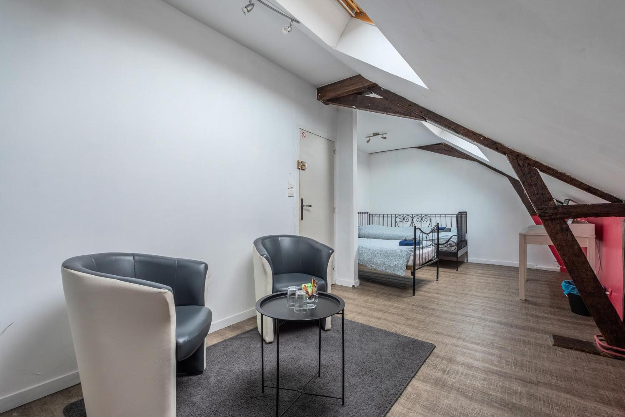 Отель Douai House Экстерьер фото