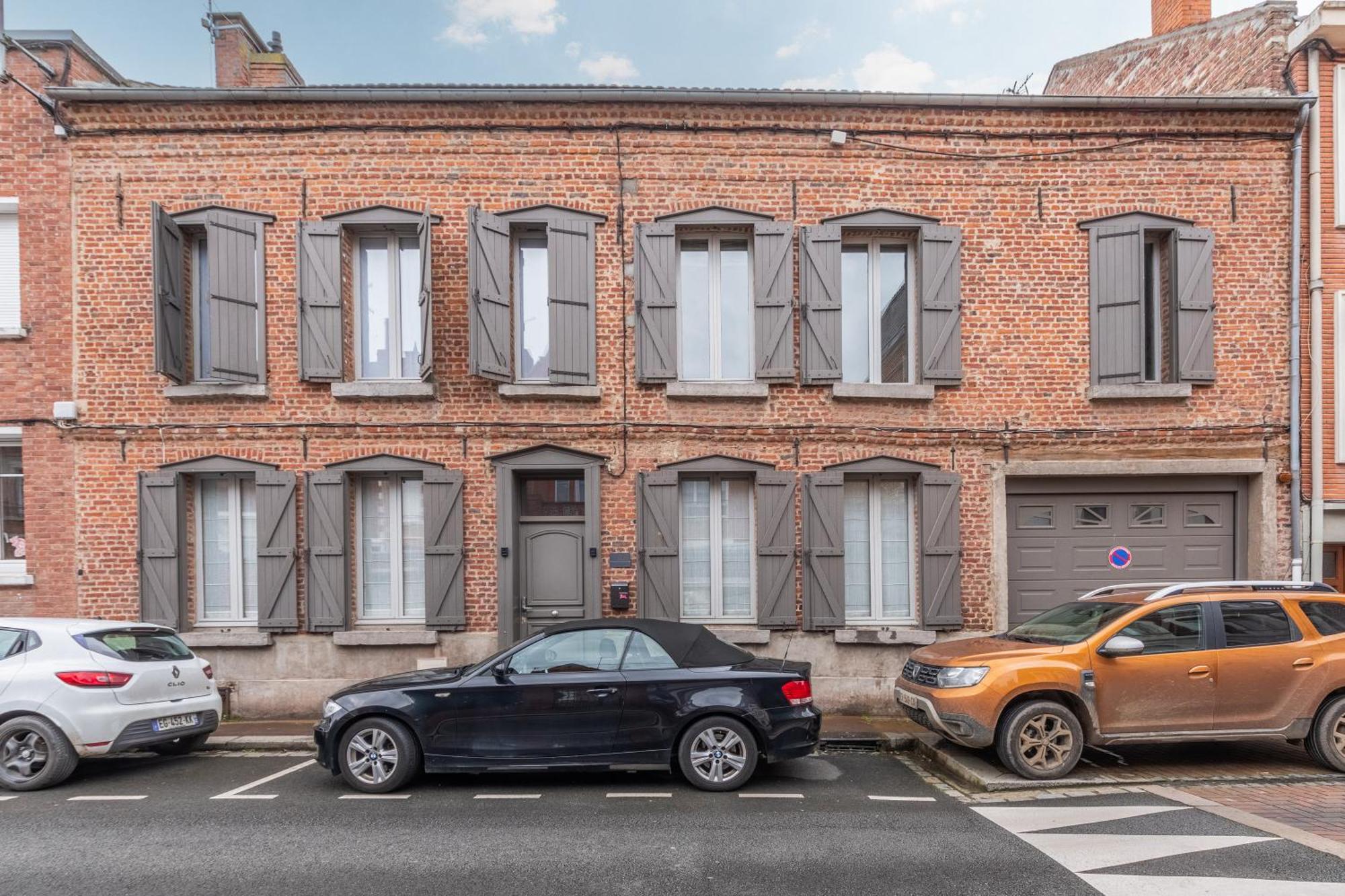Отель Douai House Экстерьер фото
