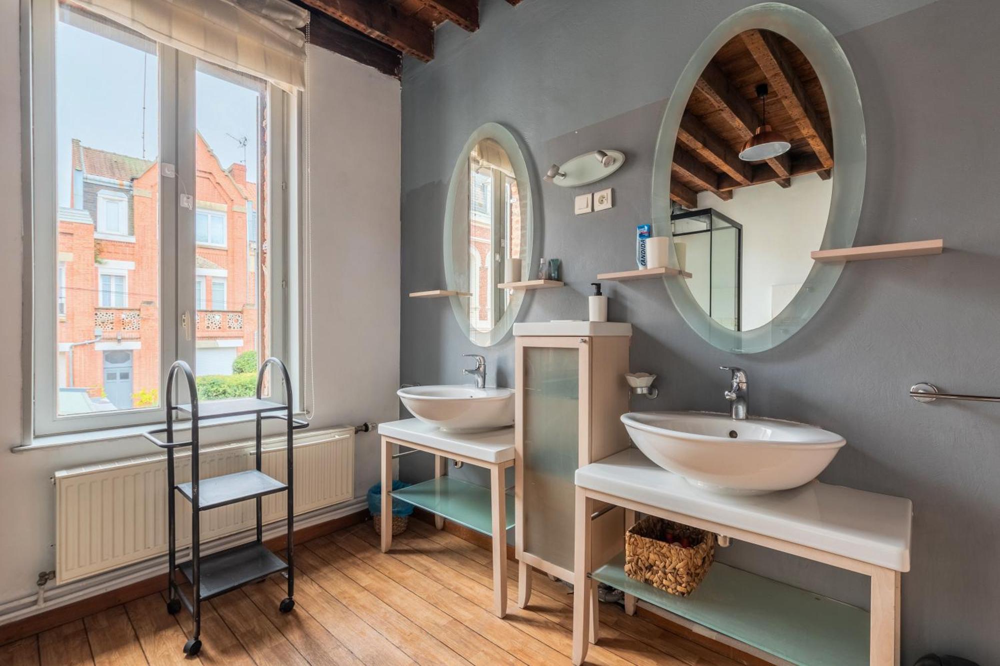 Отель Douai House Экстерьер фото
